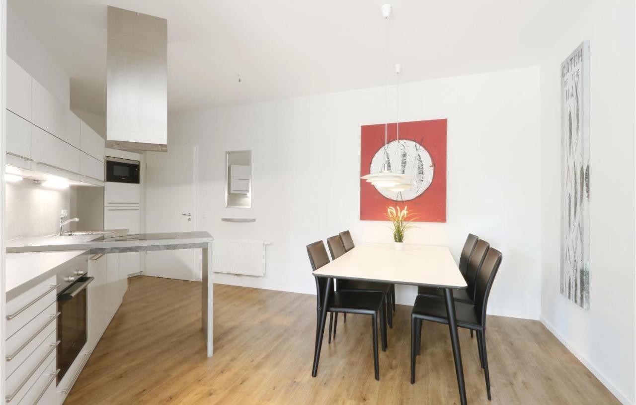 2 Bedroom Cozy Apartment In Luebeck Travemuende ภายนอก รูปภาพ